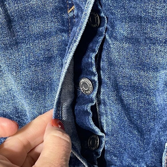 H&M Mom Jeans Ultra High Waist Button Fly Medium Size 8 Raw Hem - Picture 5 of 6